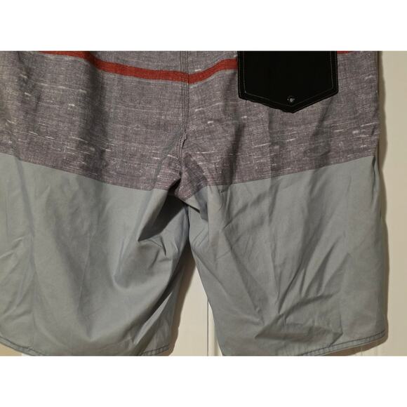 Quiksilver Amphibian Hybrid Men's Gray Swim Shorts Trunks Size 34 - Picture 6 of 9